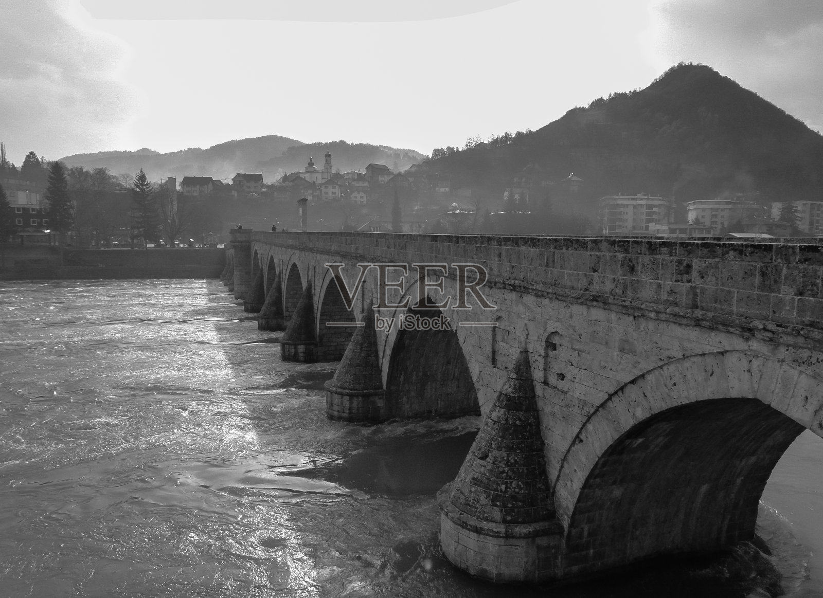 Mehmed Pasa Sokolovic桥(Visegrad桥)。德里纳河河。波斯尼亚和黑塞哥维那。巴尔干半岛照片摄影图片