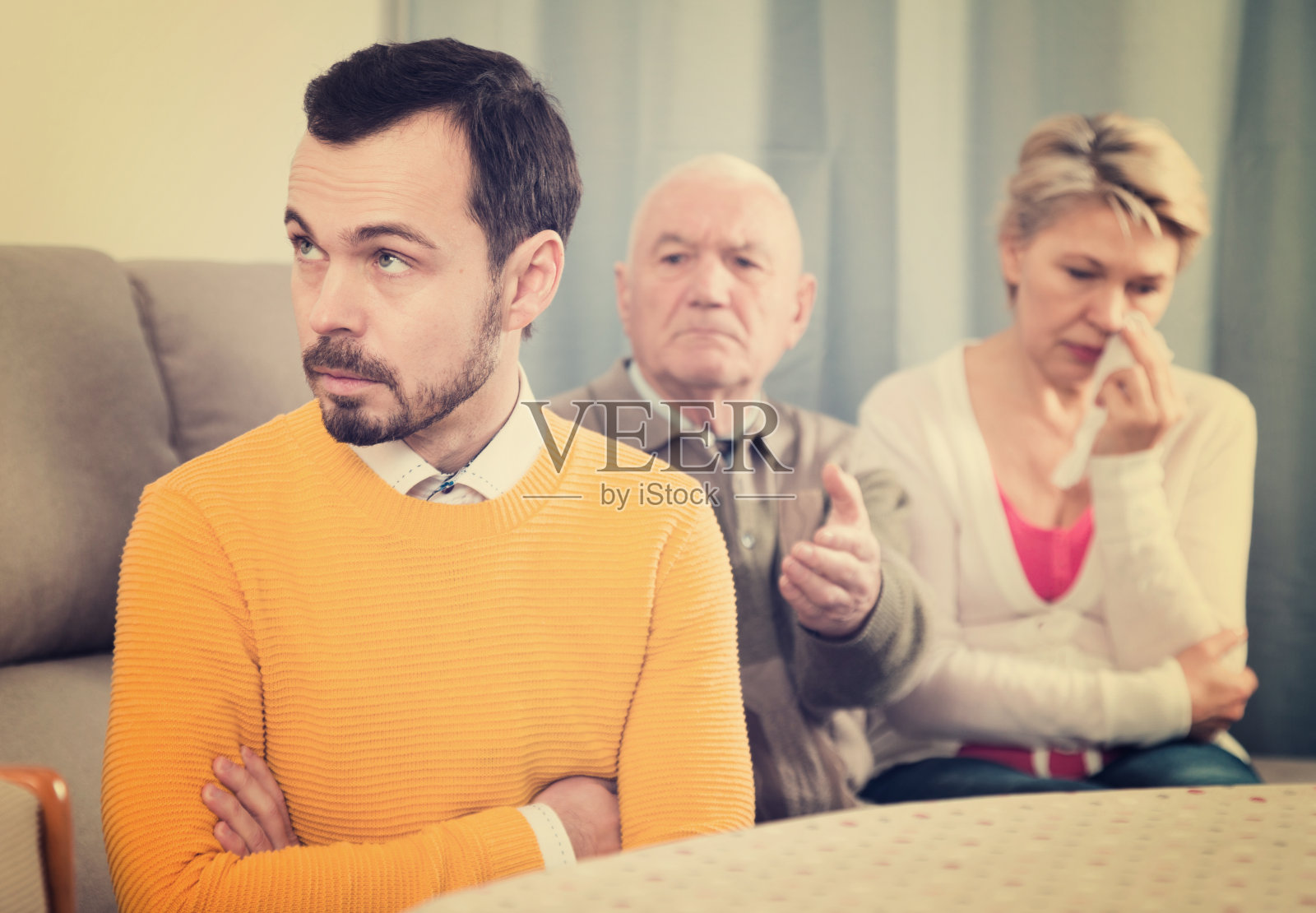 祖父教导孙子照片摄影图片