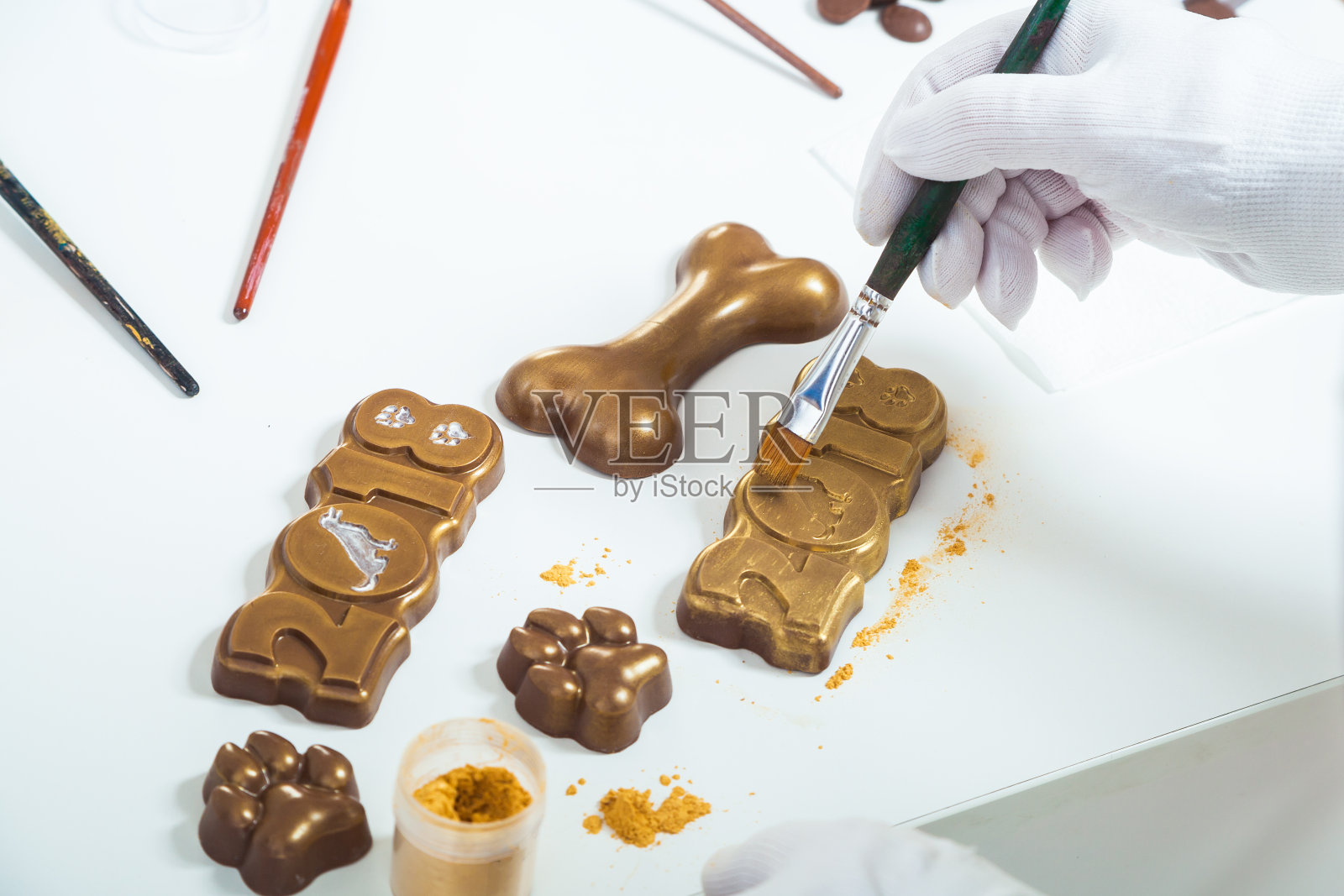 女性糖果涂料照片摄影图片