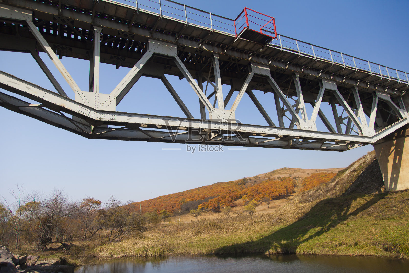 小型铁路桥照片摄影图片