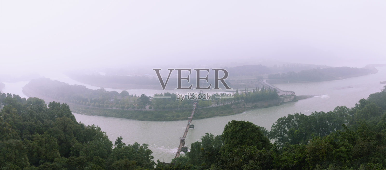 都江堰灌溉系统全景图(中国四川)照片摄影图片