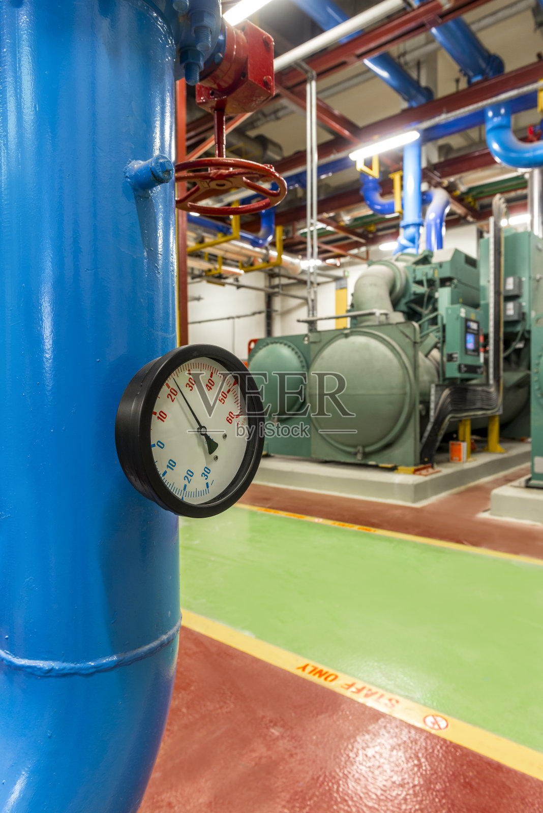 在锅炉房系统里面照片摄影图片