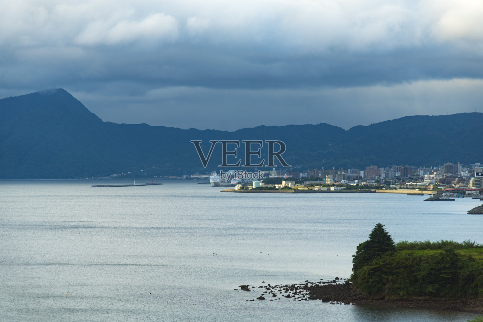 日本福冈- 10月1日:2017年10月1日，日本福冈。福冈是九州最大的城市，拥有150万居民。照片摄影图片