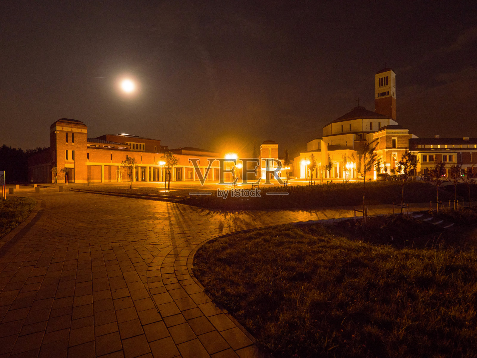 约翰·保罗二世中心夜间全景图照片摄影图片