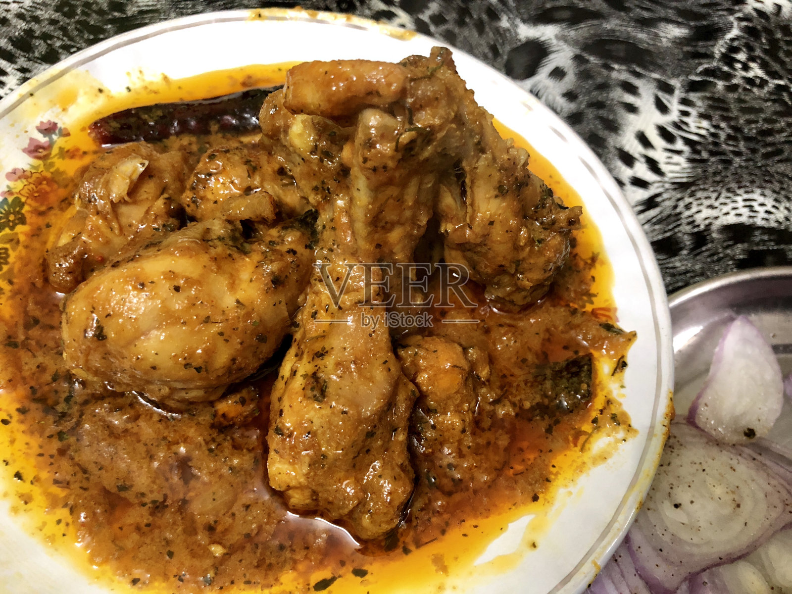 咖喱鸡配黄油(自制穆莱菜)，新德里，印度照片摄影图片