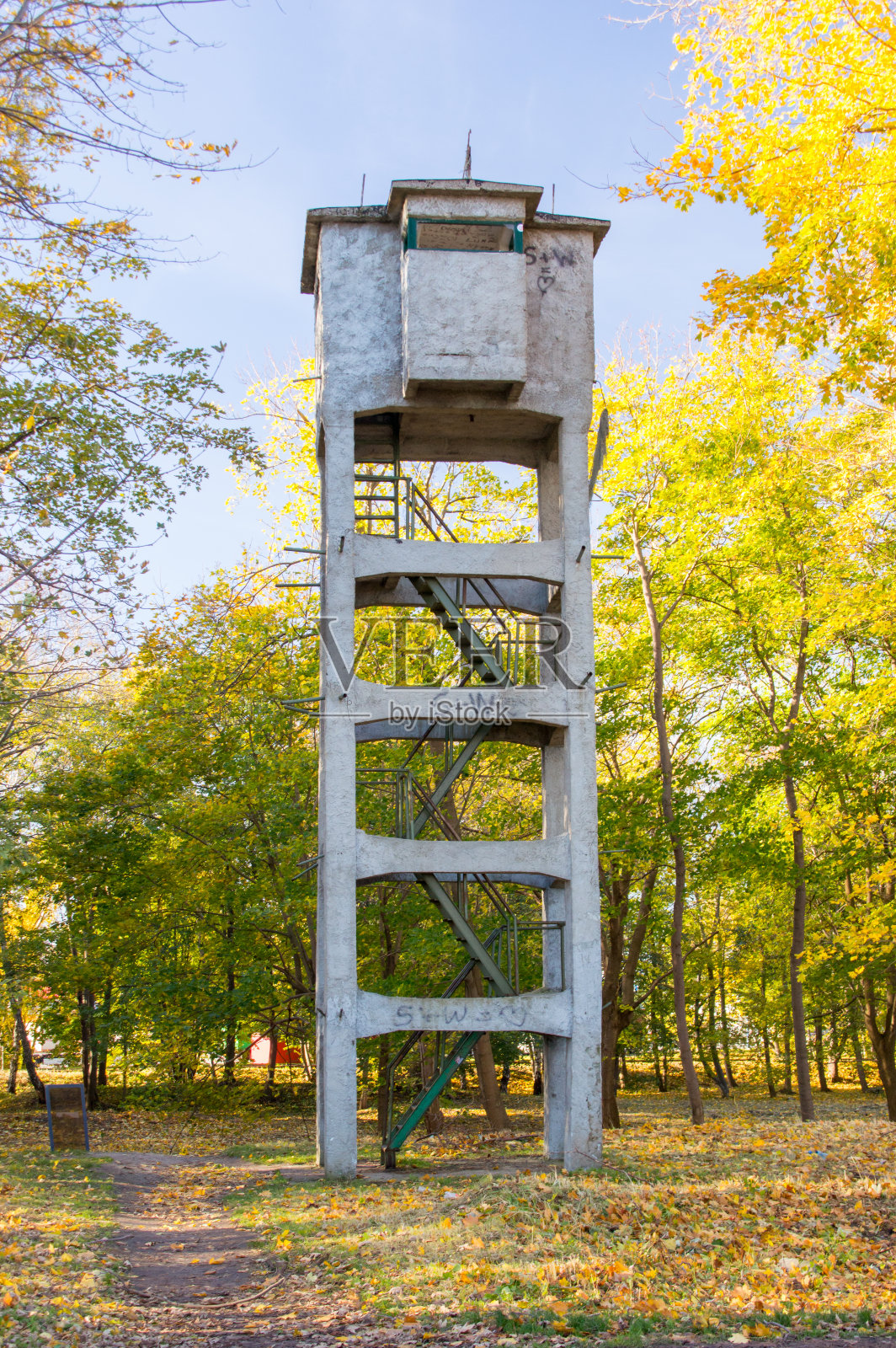 秋天的波兰格但斯克韦斯特普拉特塔。照片摄影图片