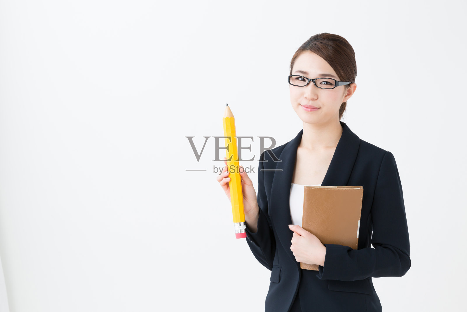 亚洲女商人的肖像孤立在白色的背景照片摄影图片