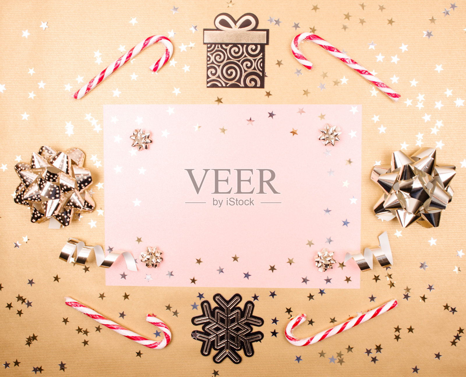 圣诞节装饰和新年背景。照片摄影图片