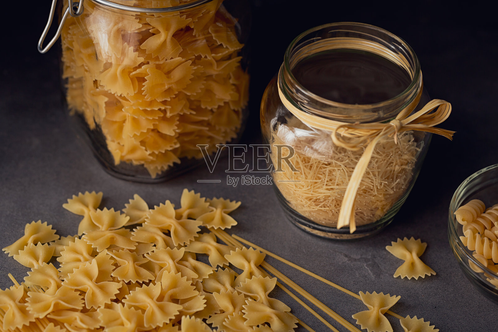 生意大利面食的组成。照片摄影图片