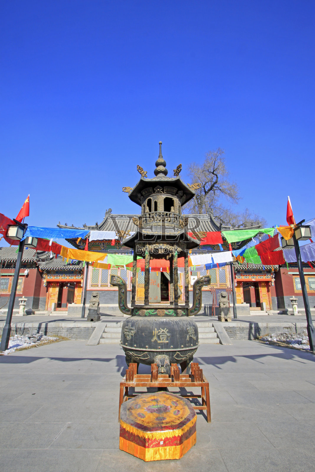 铜香炉在一个寺庙，特写照片照片摄影图片