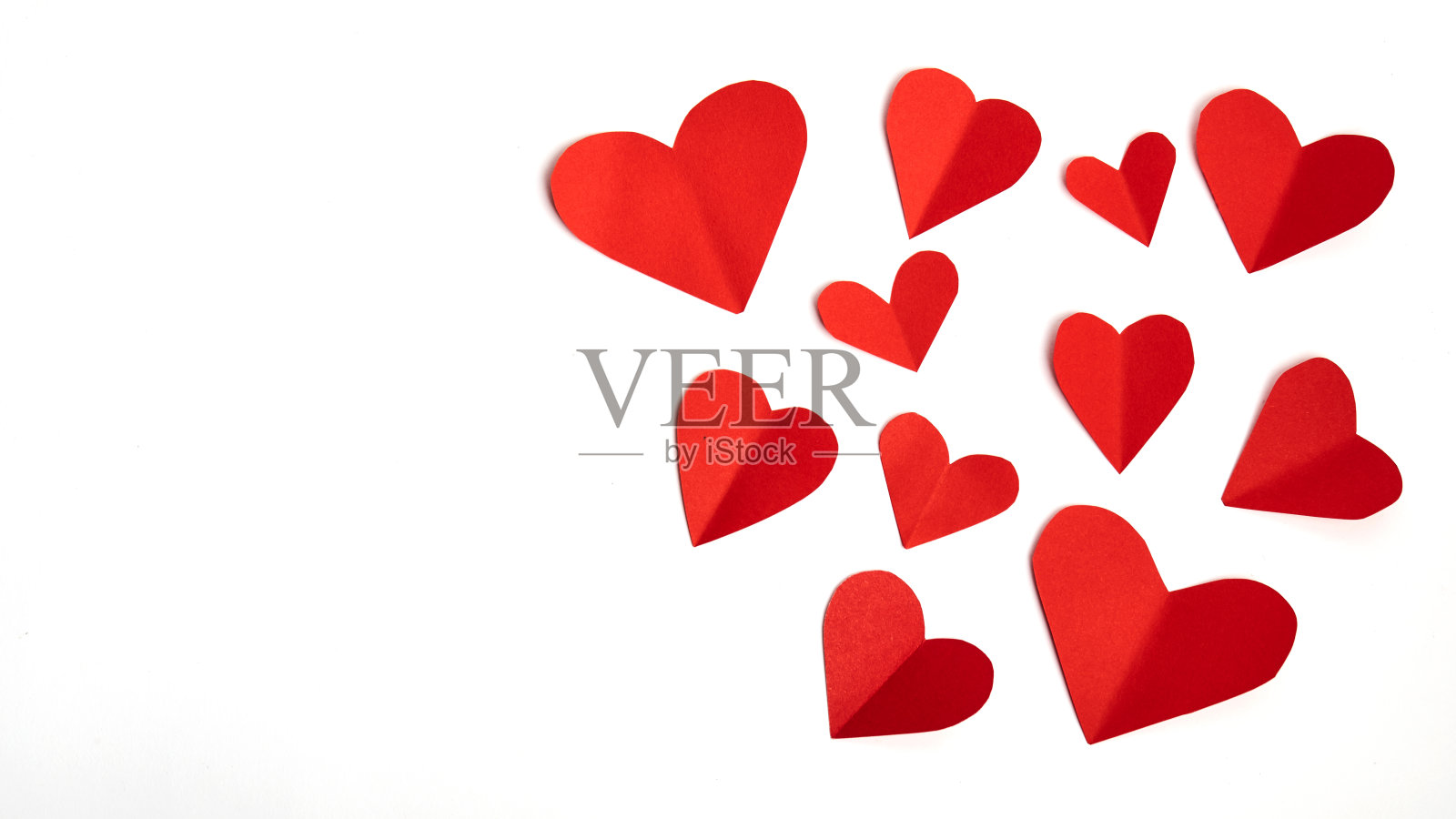 红纸心孤立白纸心照片摄影图片