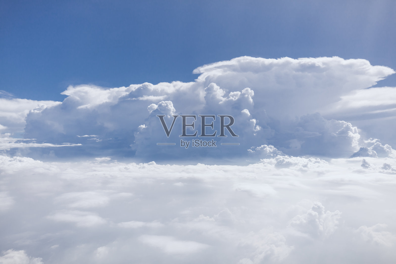 戏剧化的云鸟瞰图照片摄影图片