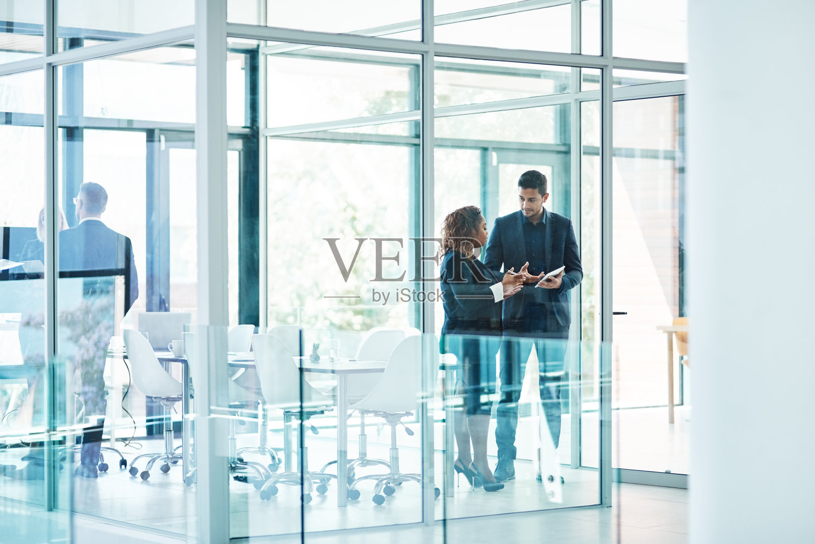 我还有一些后续问题…照片摄影图片