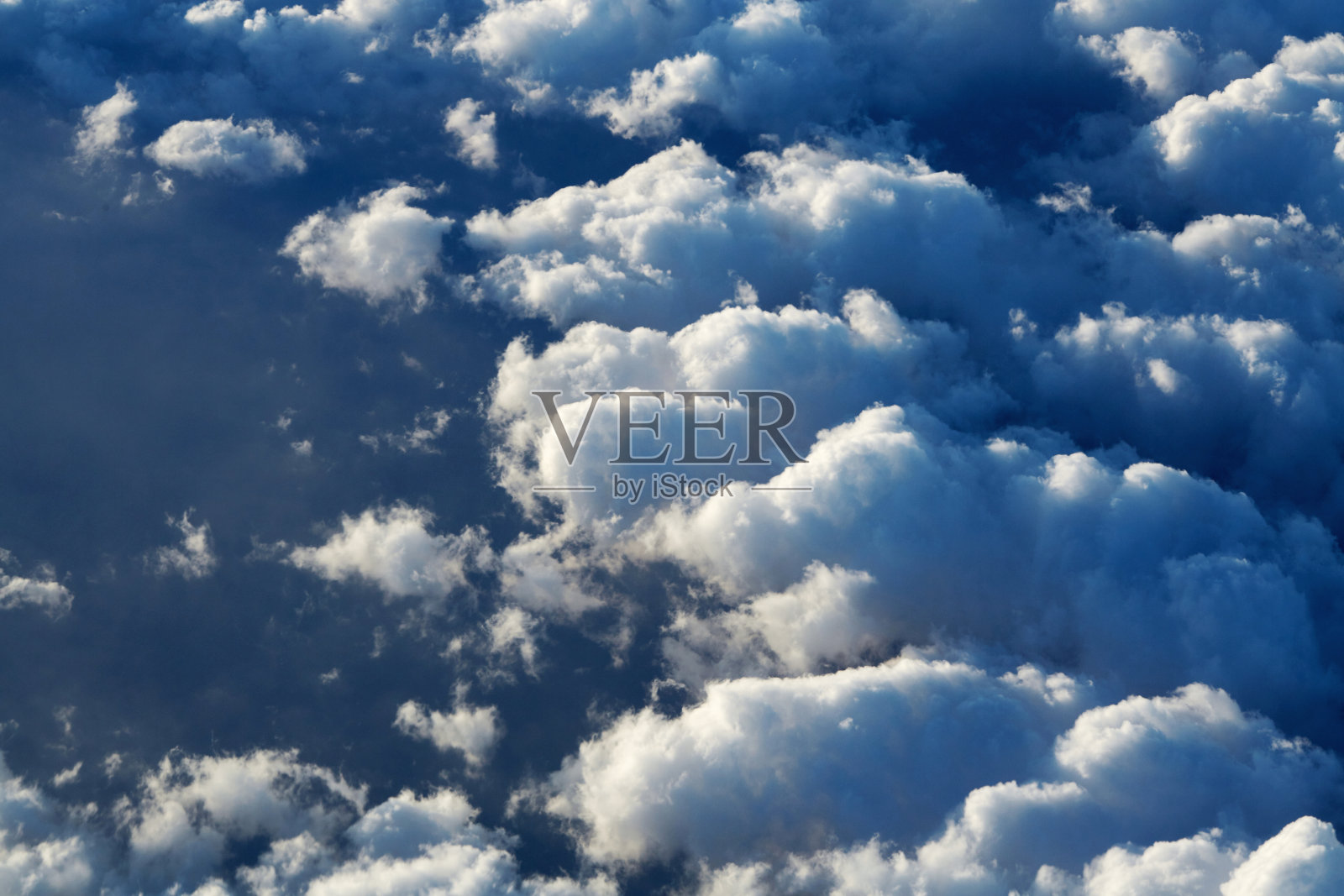 云层背景，在高海拔照片摄影图片