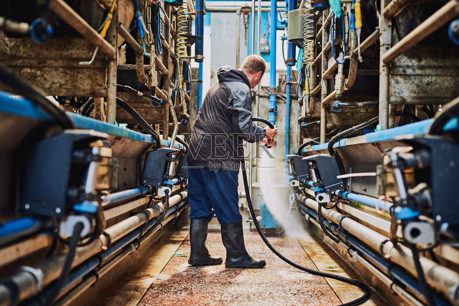 清理工厂的地板照片摄影图片