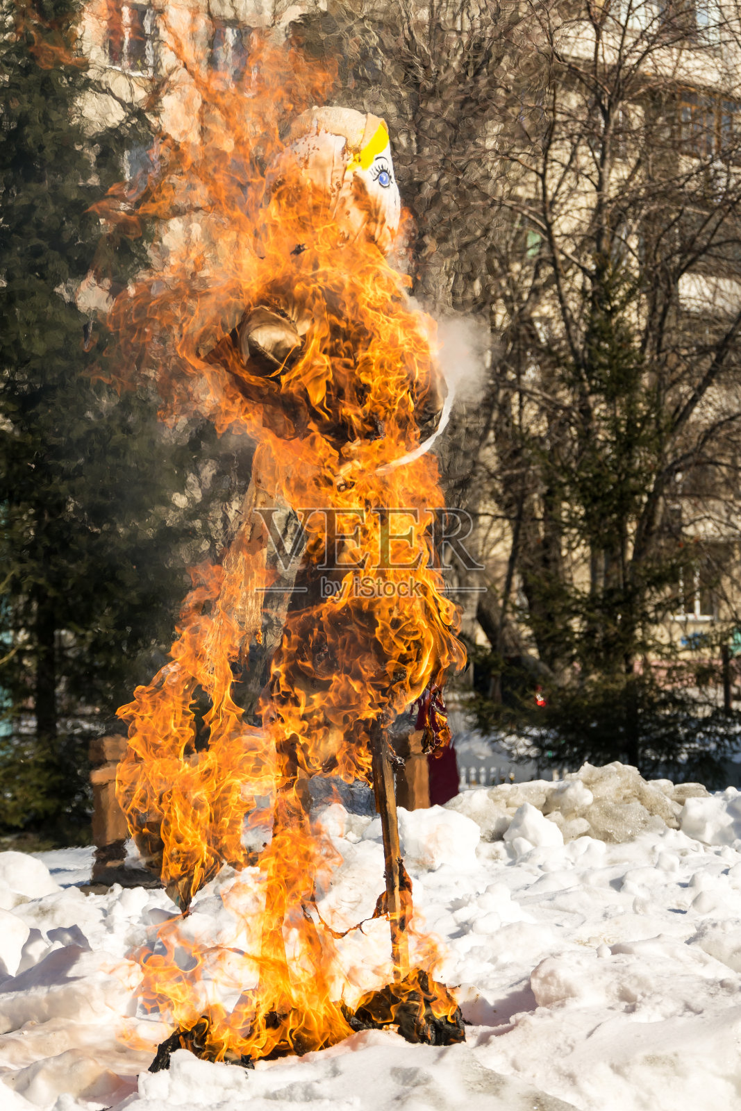燃烧嘉年华娃娃照片摄影图片