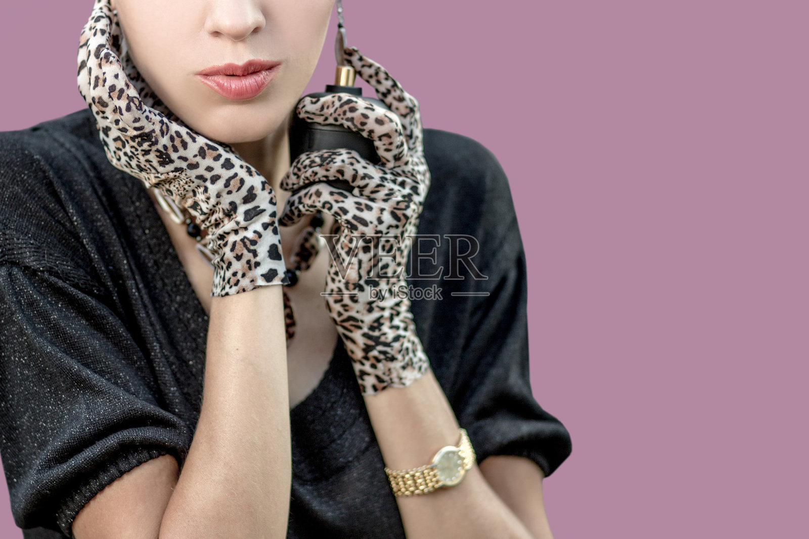 女人的香水照片摄影图片