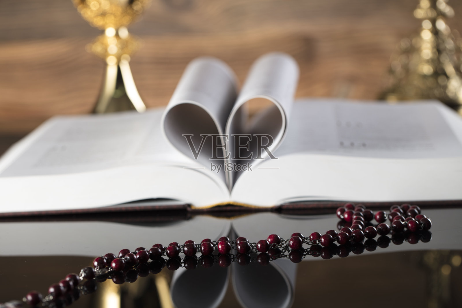 圣礼的交流。照片摄影图片