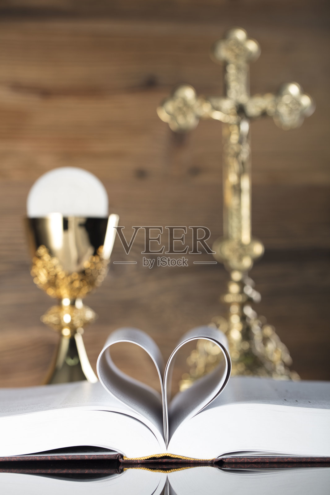 天主教的概念。照片摄影图片