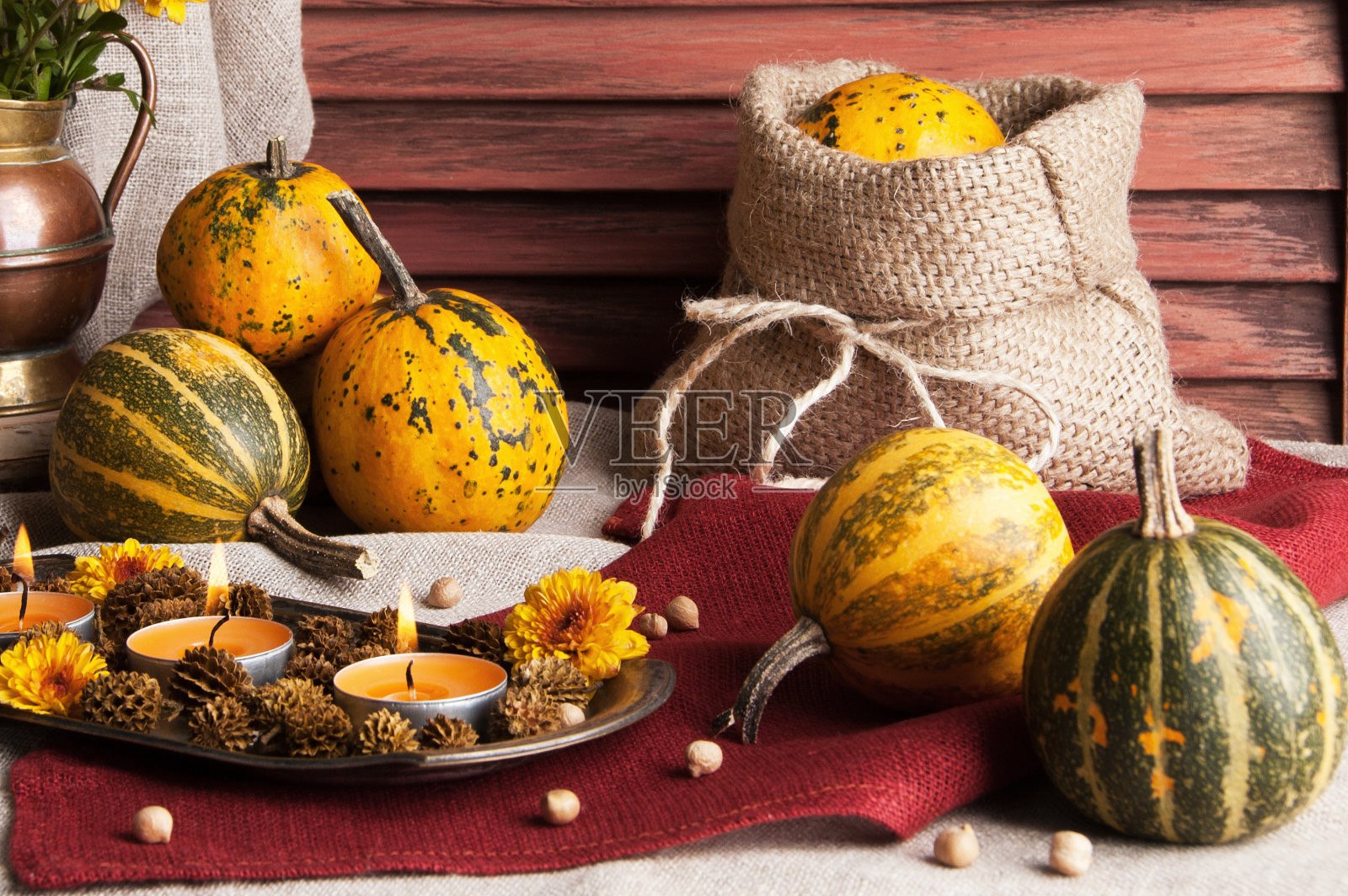 南瓜，袋子和香薰蜡烛照片摄影图片