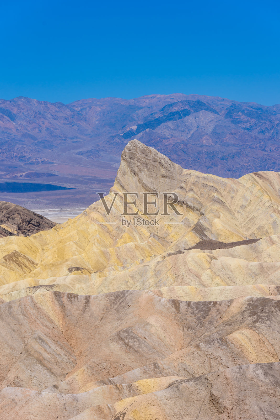 扎布里斯基点-在死亡谷国家公园的彩色山脊和沙丘形成，美国加州照片摄影图片