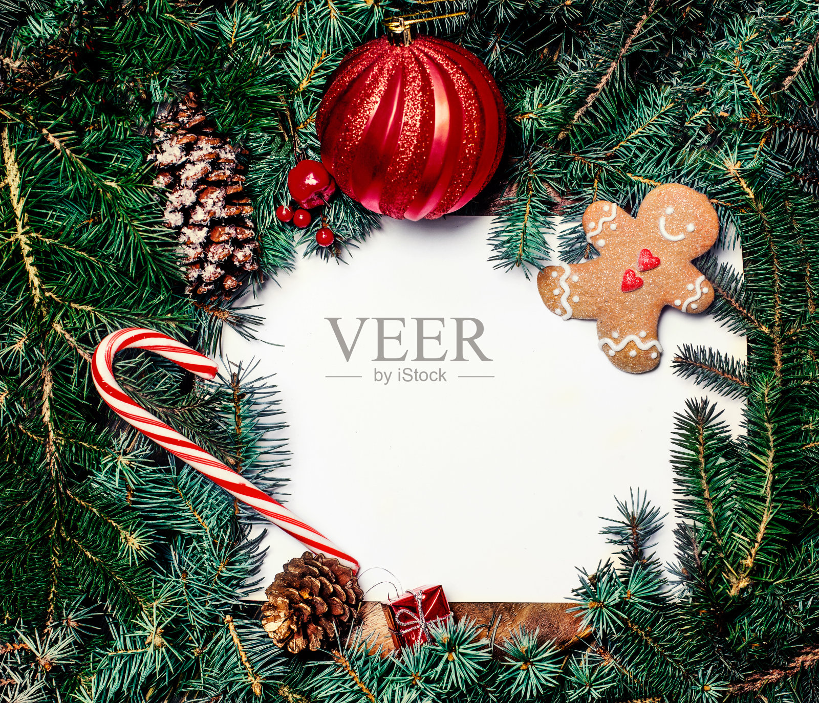 圣诞节或新年的装饰背景与冷杉树枝和拷贝空间照片摄影图片