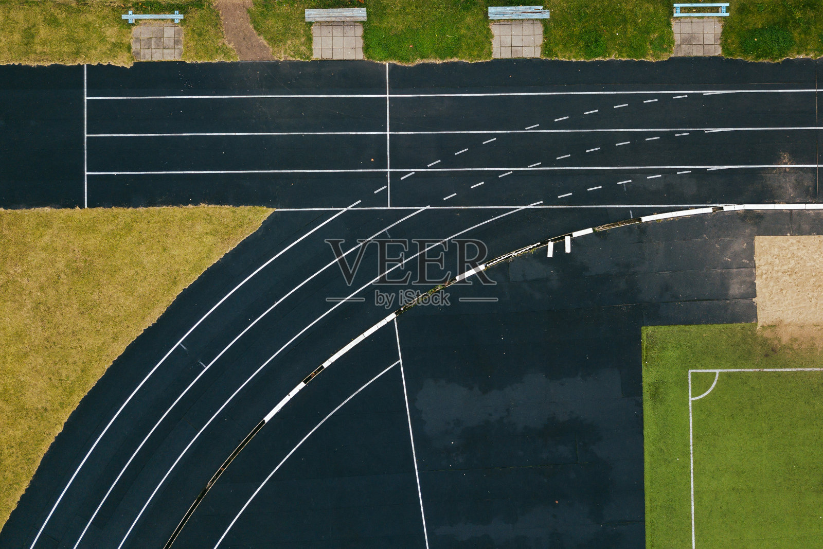 带跑道的游乐场鸟瞰图照片摄影图片