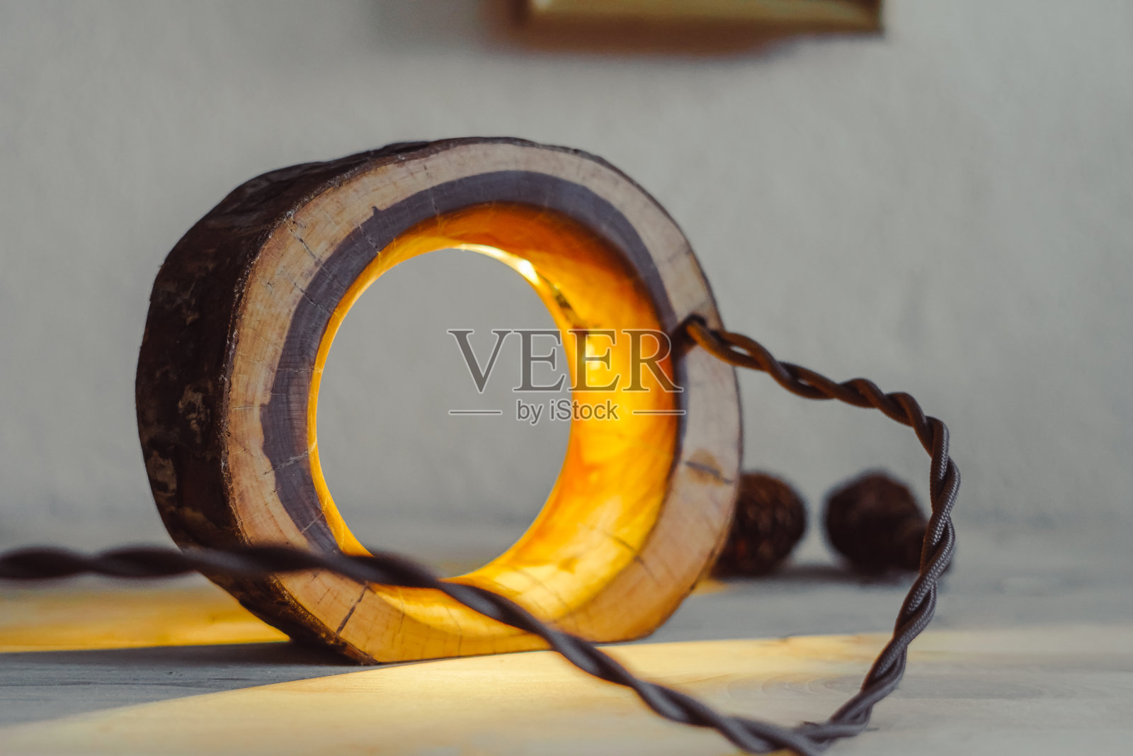 木灯手工制作的照片摄影图片