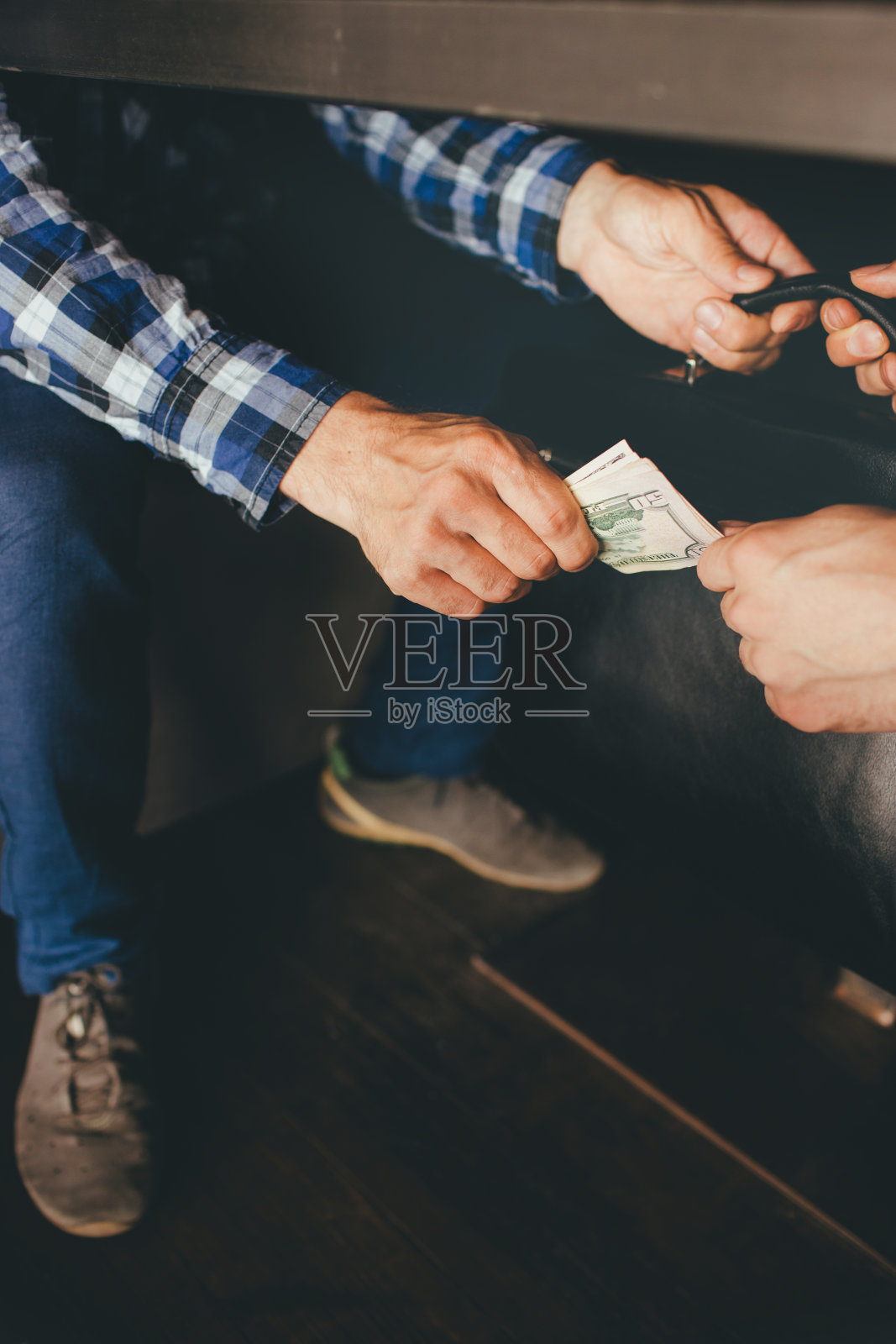 贿赂、贪污、商业间谍活动照片摄影图片