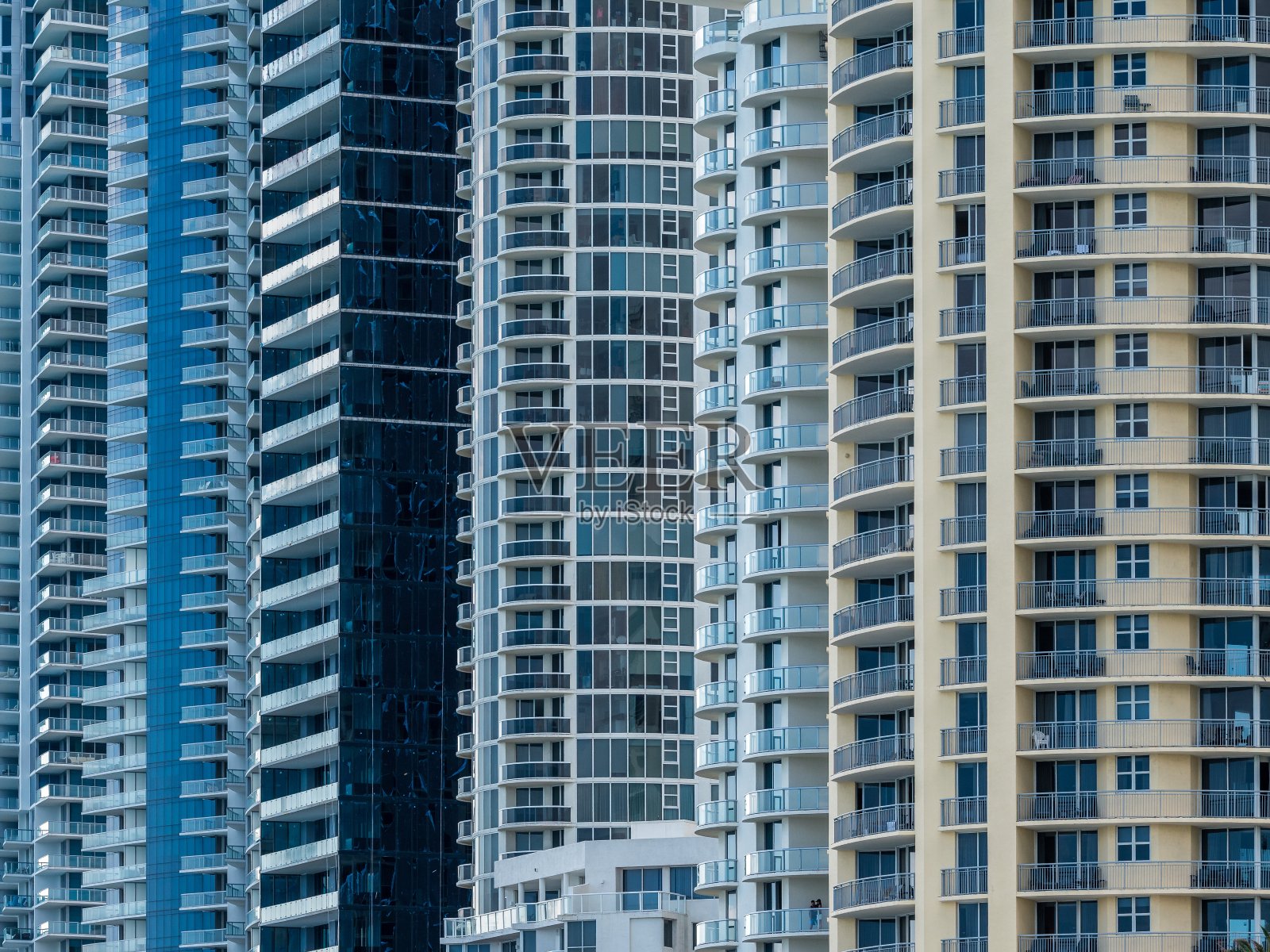 现代建筑、住宅或酒店的正面照片摄影图片