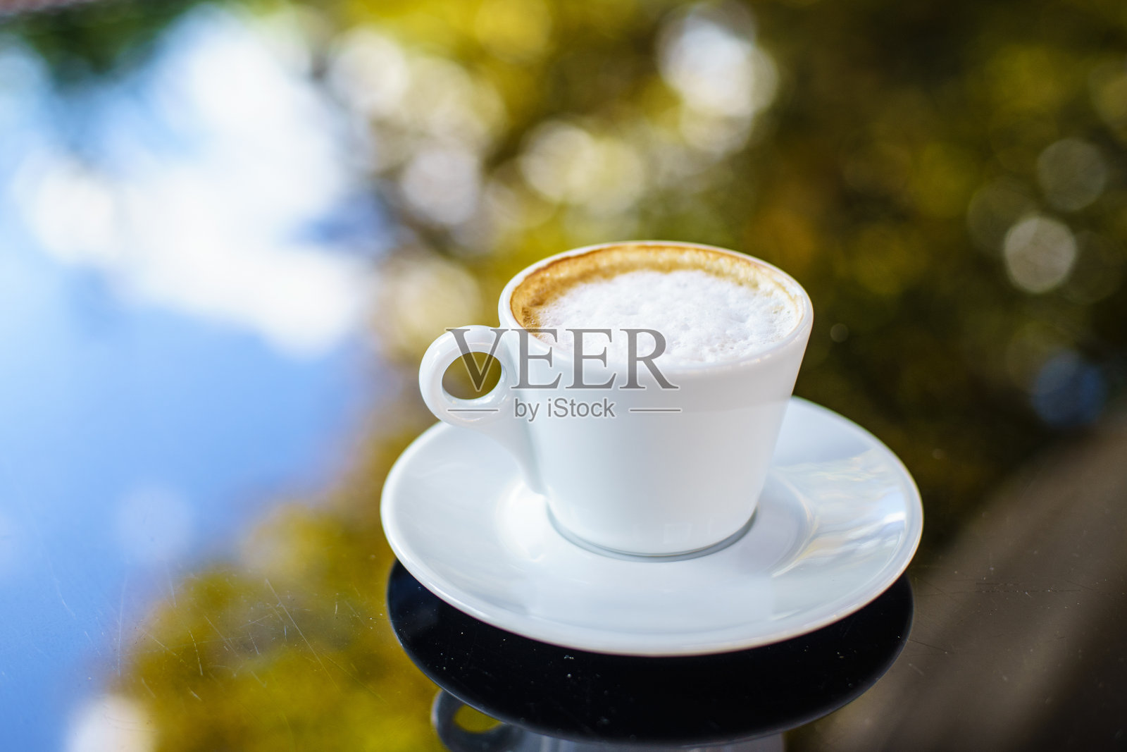 意式浓缩咖啡牛奶泡沫玛奇朵照片摄影图片