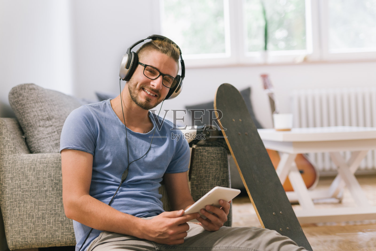 居家休闲时间照片摄影图片