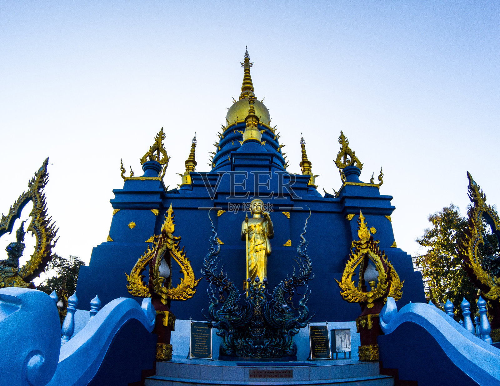 泰国清莱的荣坤寺照片摄影图片