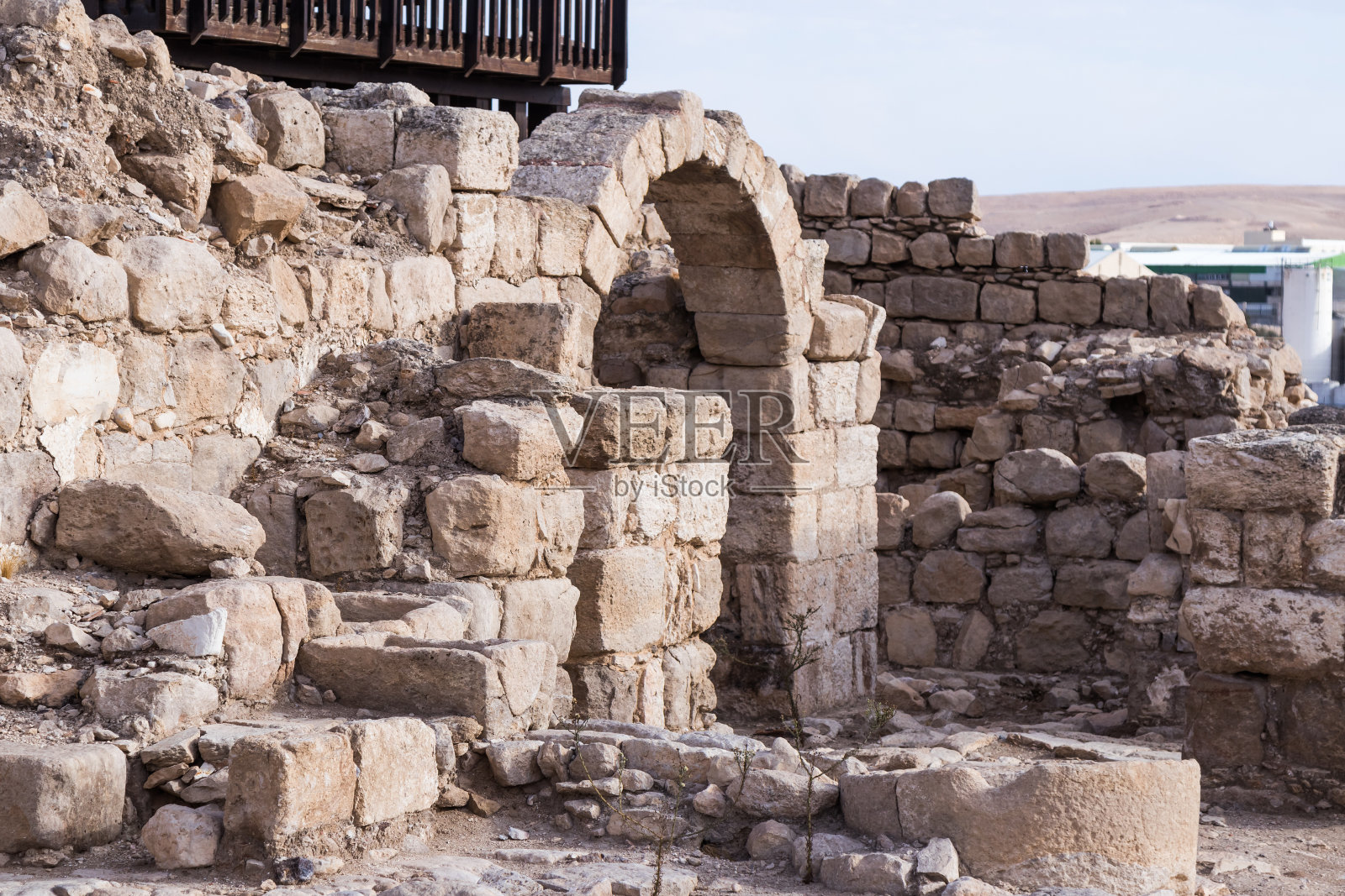 位于以色列Ma'ale Adumim工业区的St. Euthymius修道院废墟碎片照片摄影图片