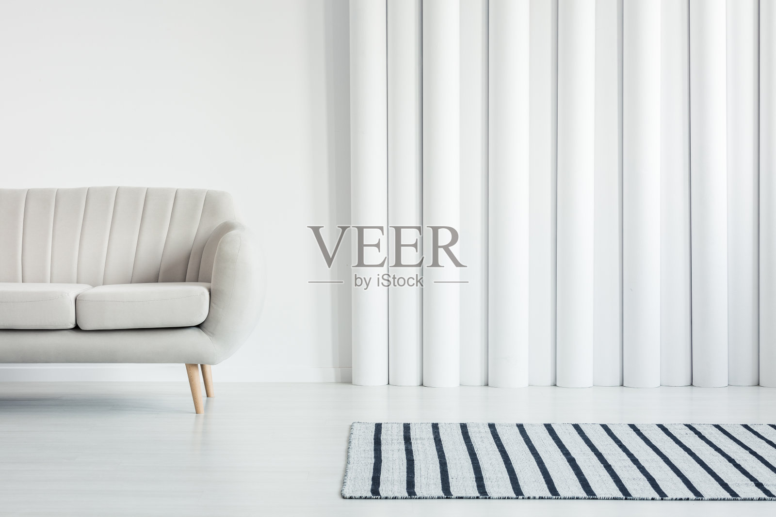 白色的客厅和沙发照片摄影图片