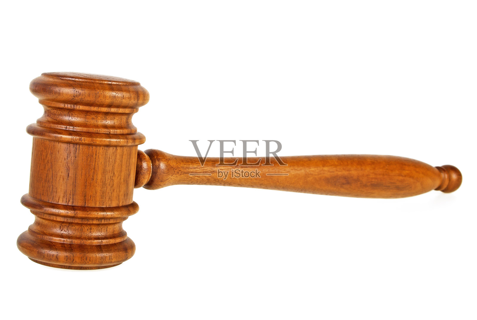 白色背景上隔离的木制法槌照片摄影图片