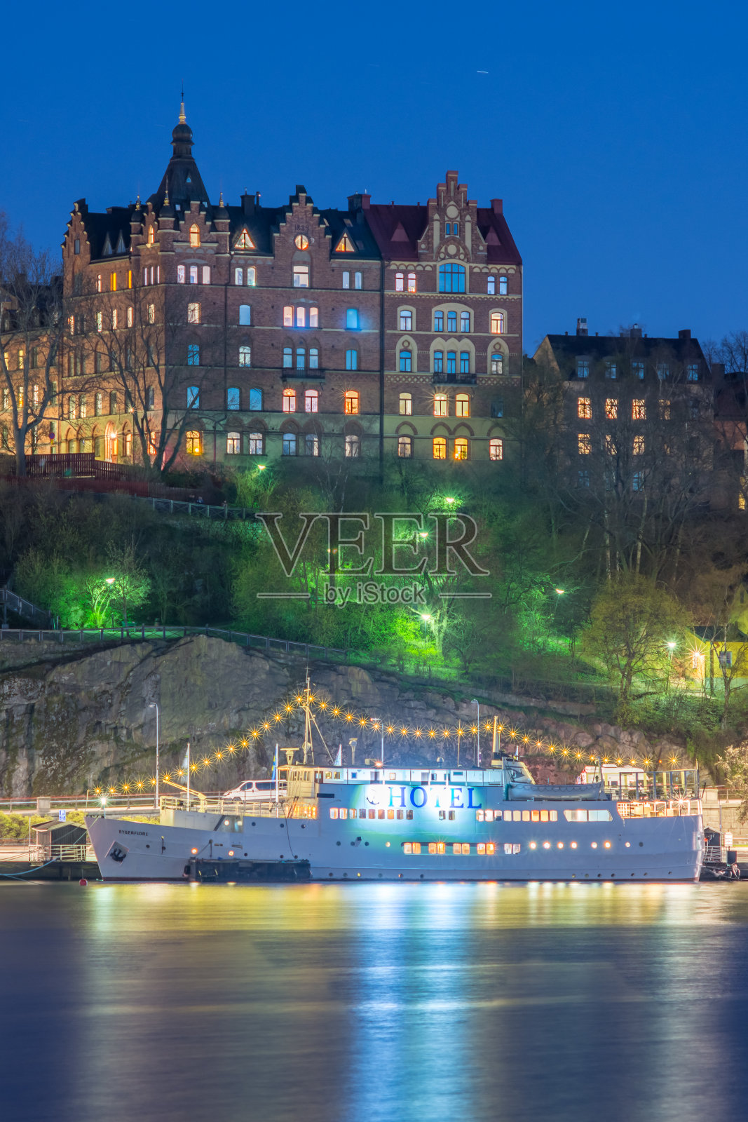 晚上拍摄的南高地照片摄影图片