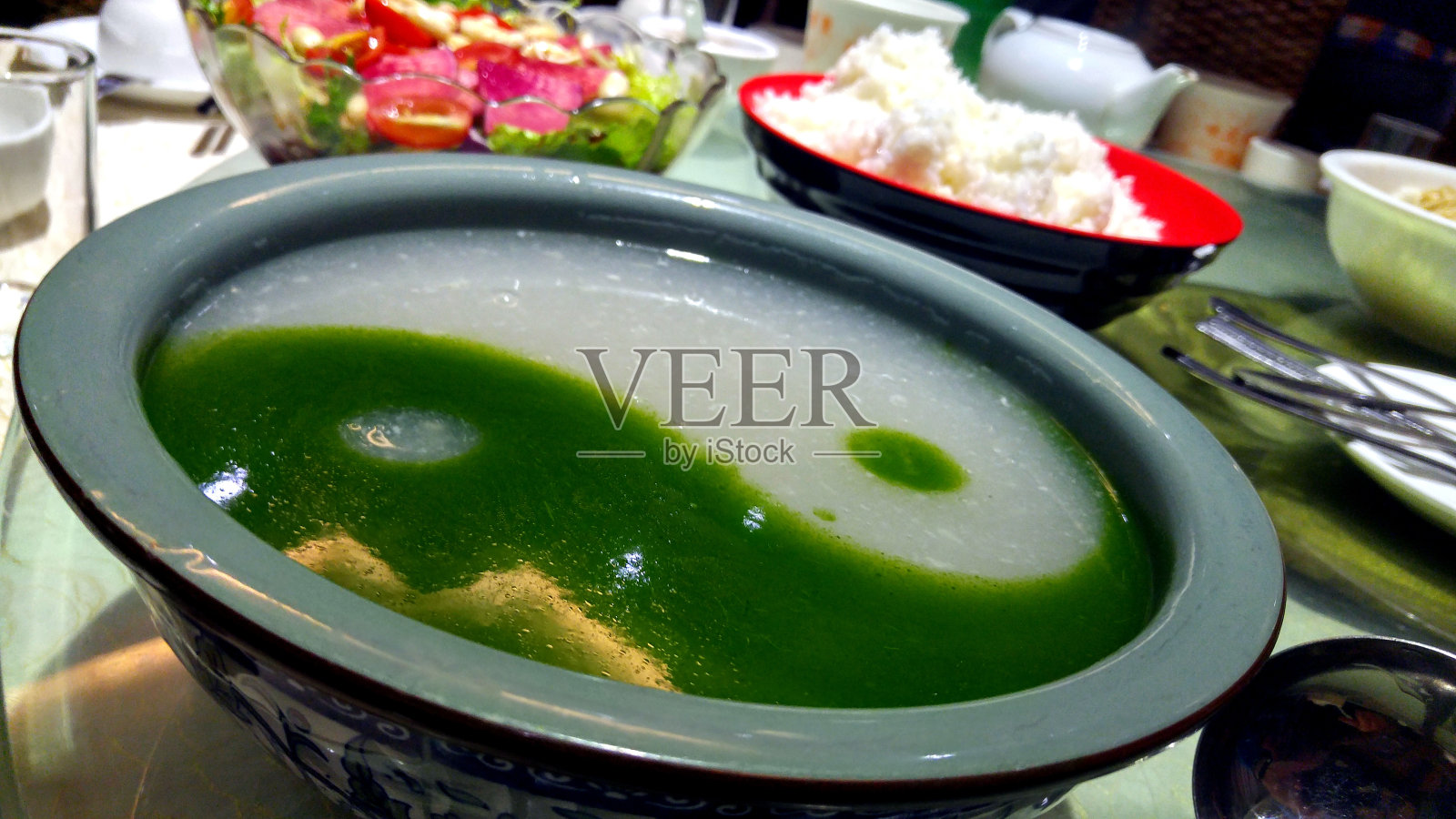 阴与阳甜点照片摄影图片