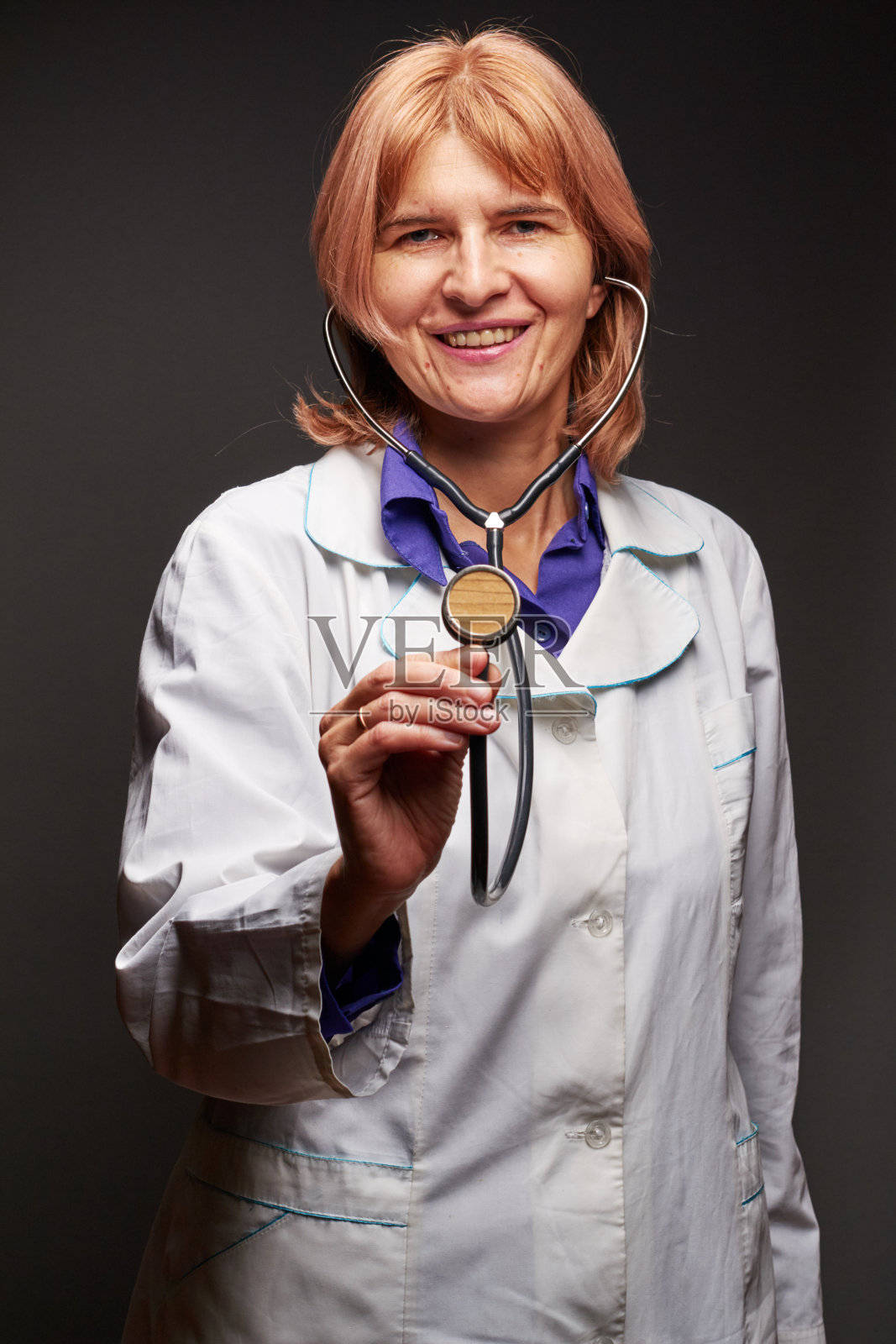 听诊器、血压袖带测量血压照片摄影图片