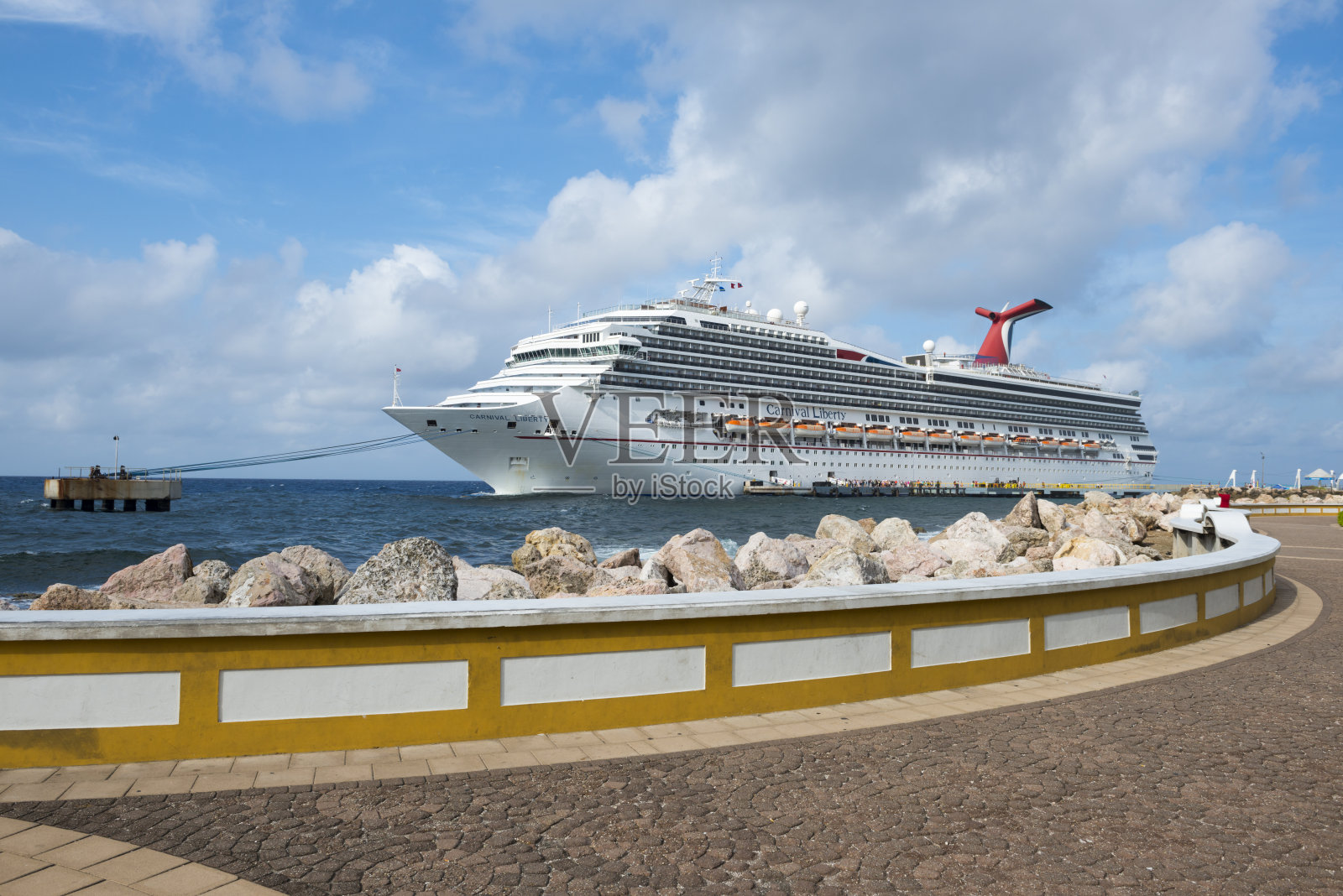 库拉索岛威廉斯塔德港的自由嘉年华照片摄影图片