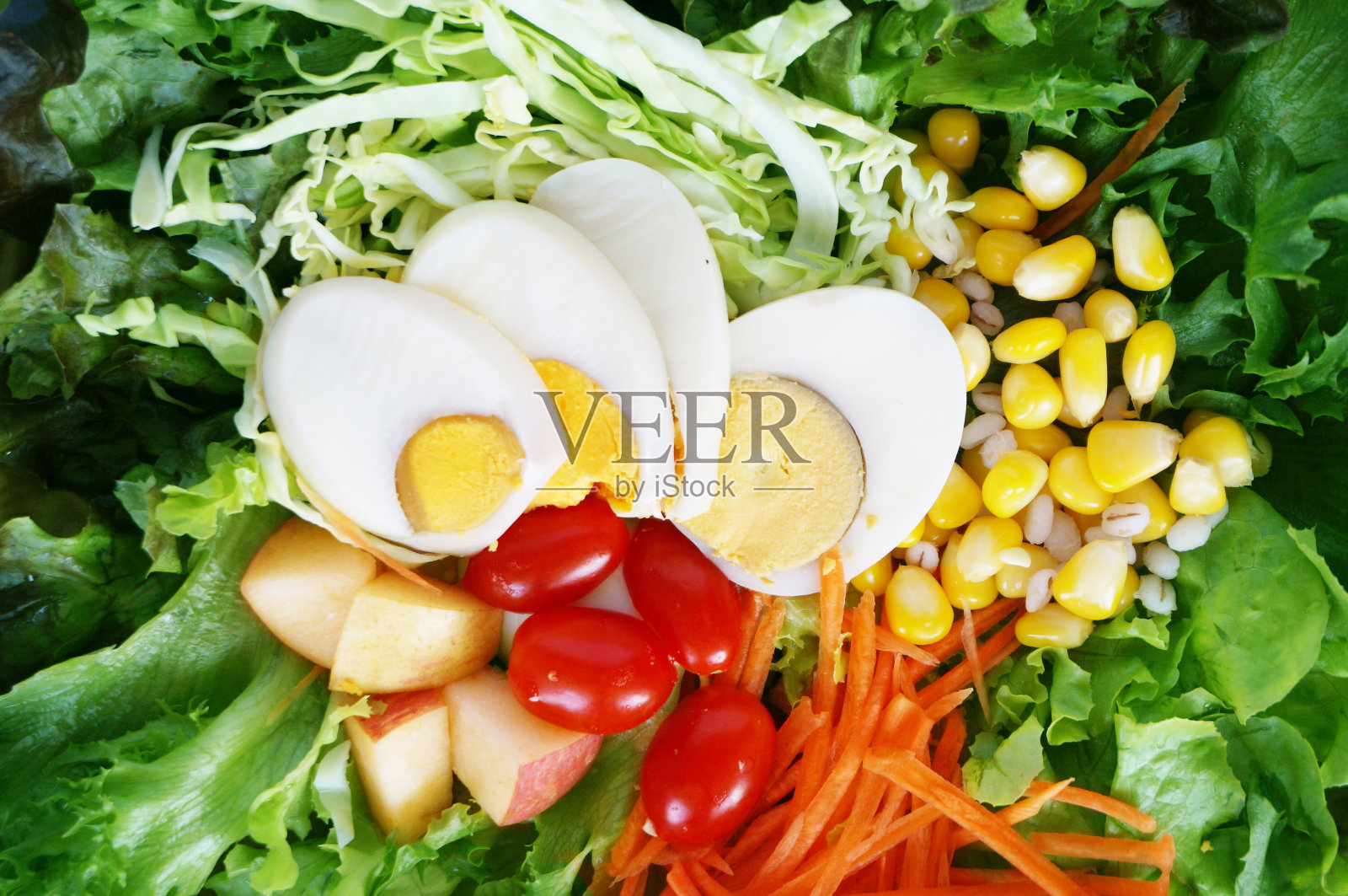 蔬菜和煮鸡蛋的特写照片摄影图片