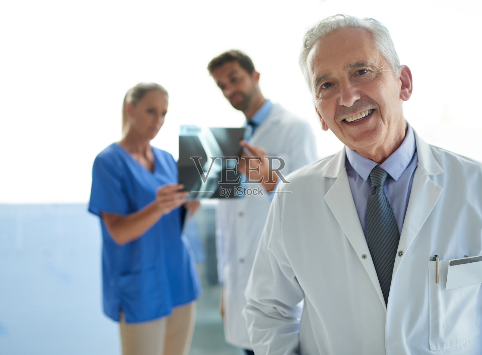 我和我的团队都在为高质量的医疗服务而奋斗照片摄影图片