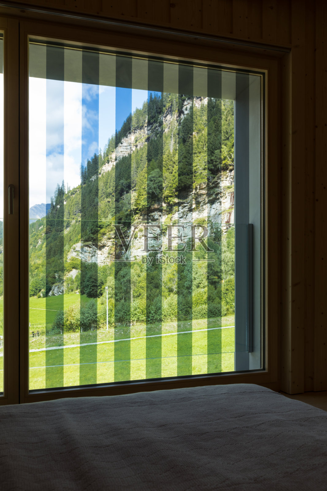 瑞士Grisons州的山谷景色照片摄影图片