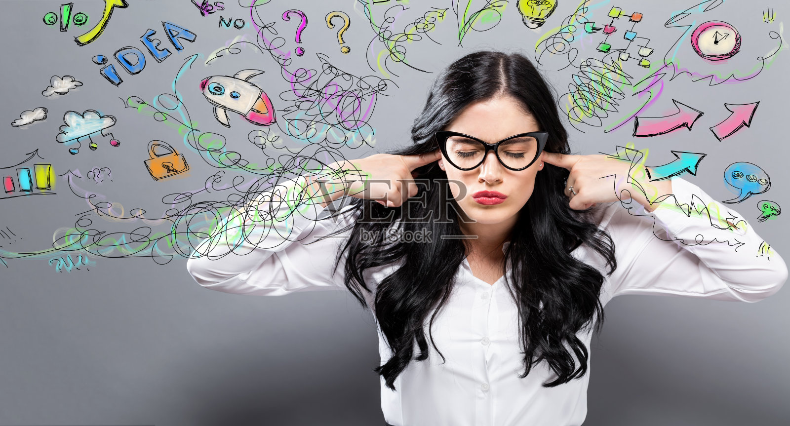 愁眉苦脸的女人照片摄影图片