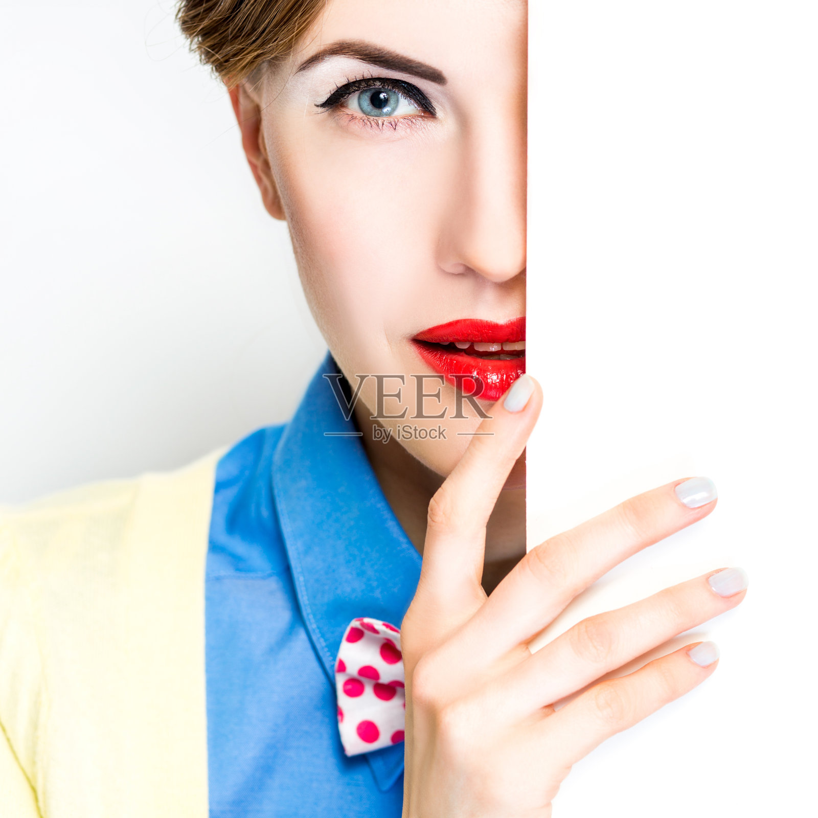 白板上的美女照片摄影图片