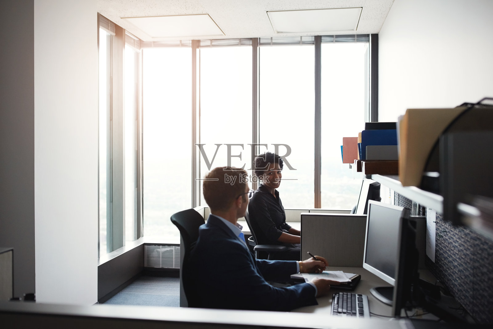 有人激励你是至关重要的照片摄影图片