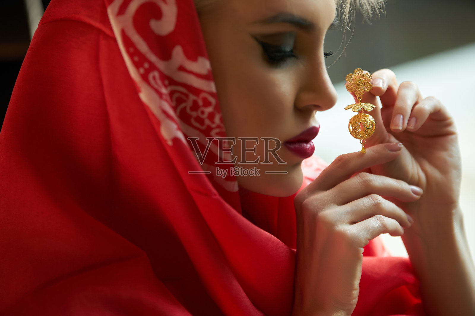 性感美丽的金发女人照片摄影图片