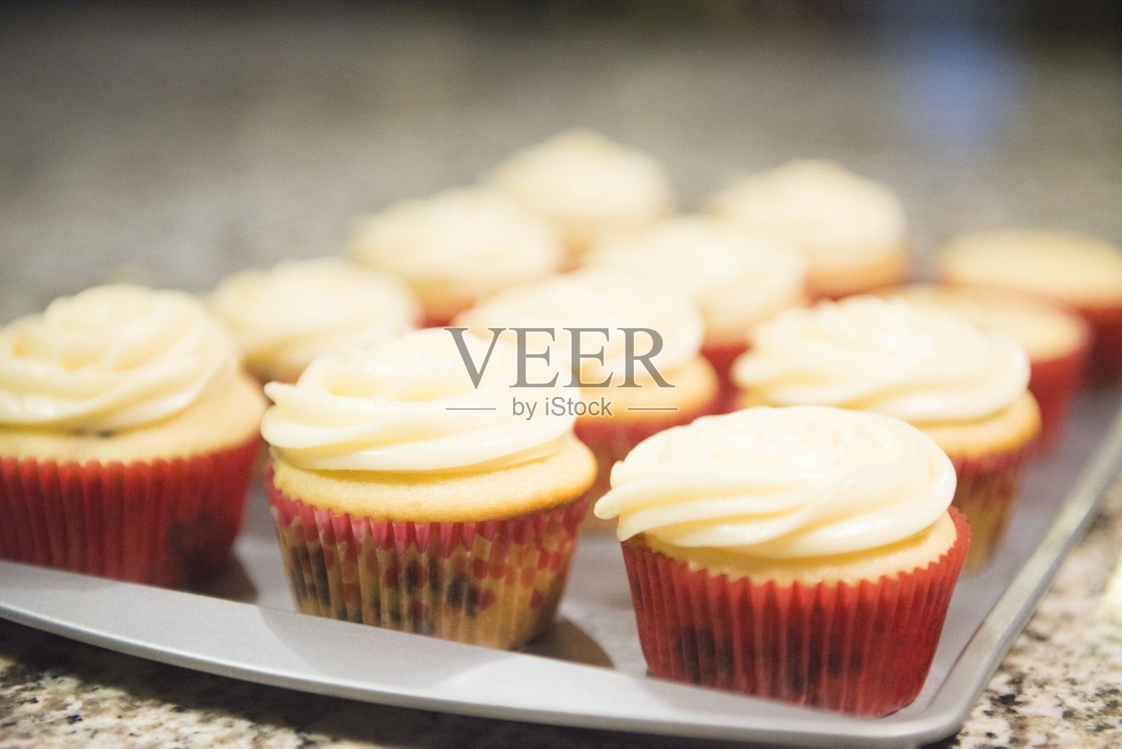 美国厨房新鲜烘焙的自制蛋糕甜点照片摄影图片