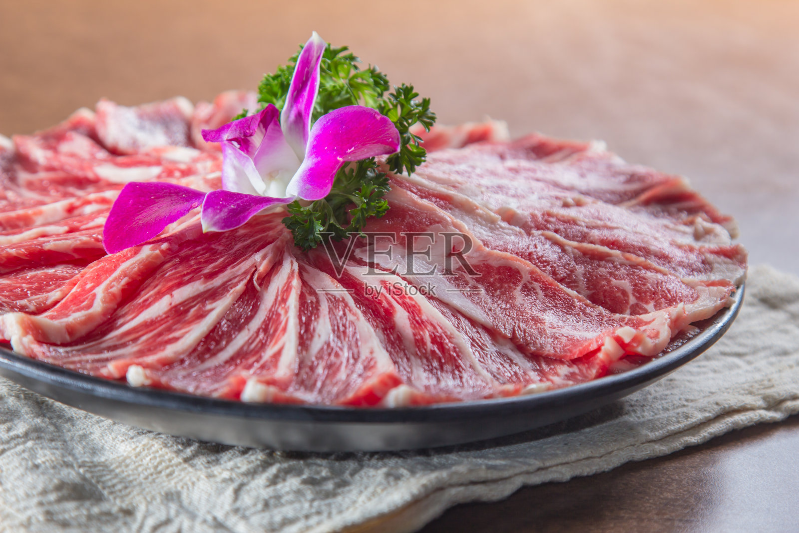 生牛肉照片摄影图片