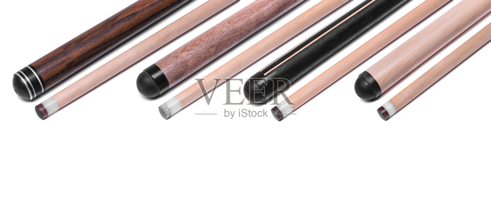 台球杆在白色的背景上照片摄影图片